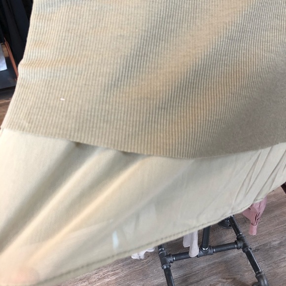 ALO abyss short sleeve top sage green - Picture 4 of 6